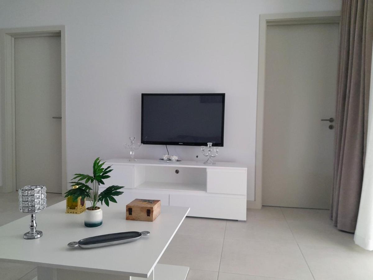 Appt Neuf De 2Ch Ds Residence Avec Piscine, Route Cotiere Grand-Baie Eksteriør billede